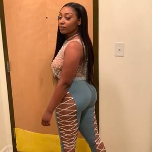 Meet your Posher, Kayla